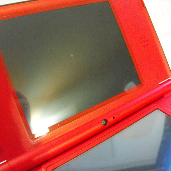 Nintendo DSi XL Red Mario 25th Anniversary Edition Region Free - Picture 8 of 13